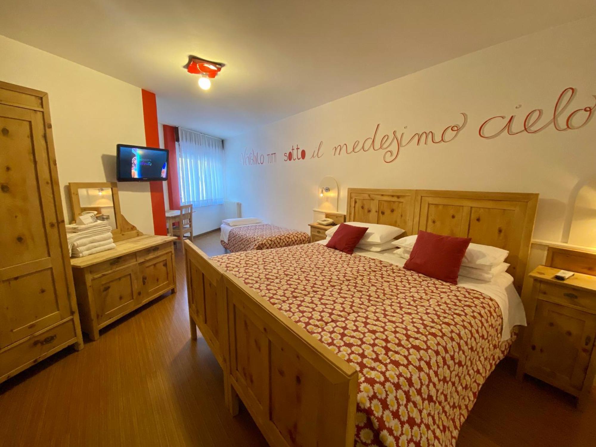 Hotel Europa Сан-Мартіно-ді-Кастроцца Екстер'єр фото