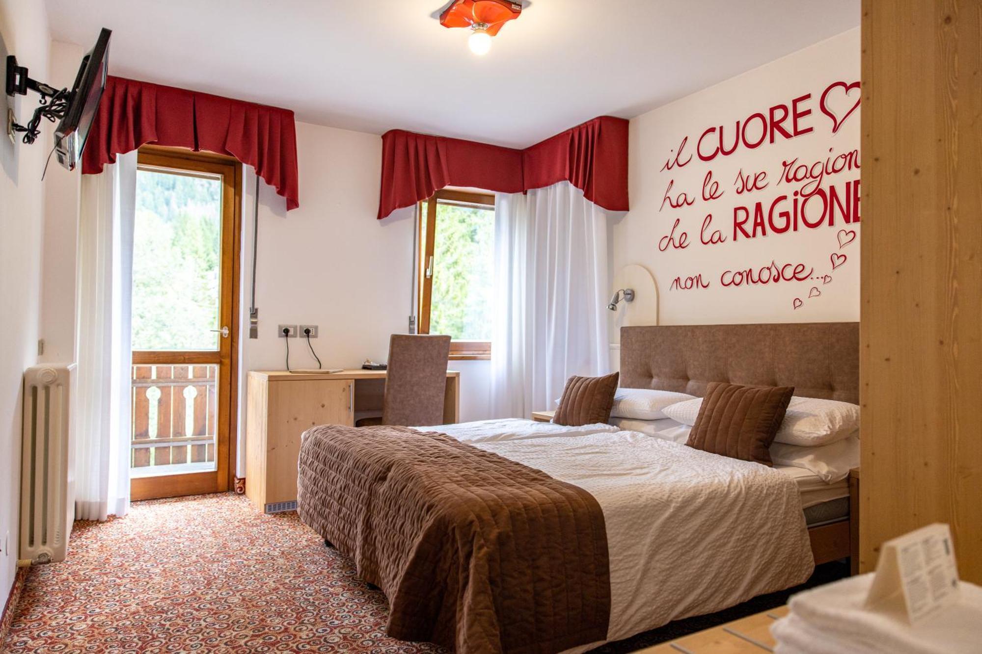Hotel Europa Сан-Мартіно-ді-Кастроцца Екстер'єр фото