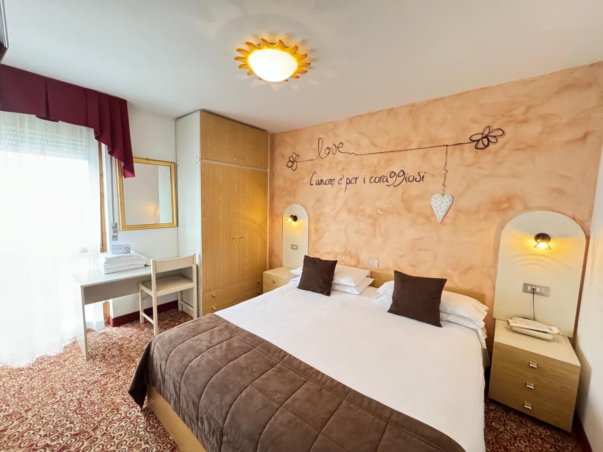Hotel Europa Сан-Мартіно-ді-Кастроцца Номер фото
