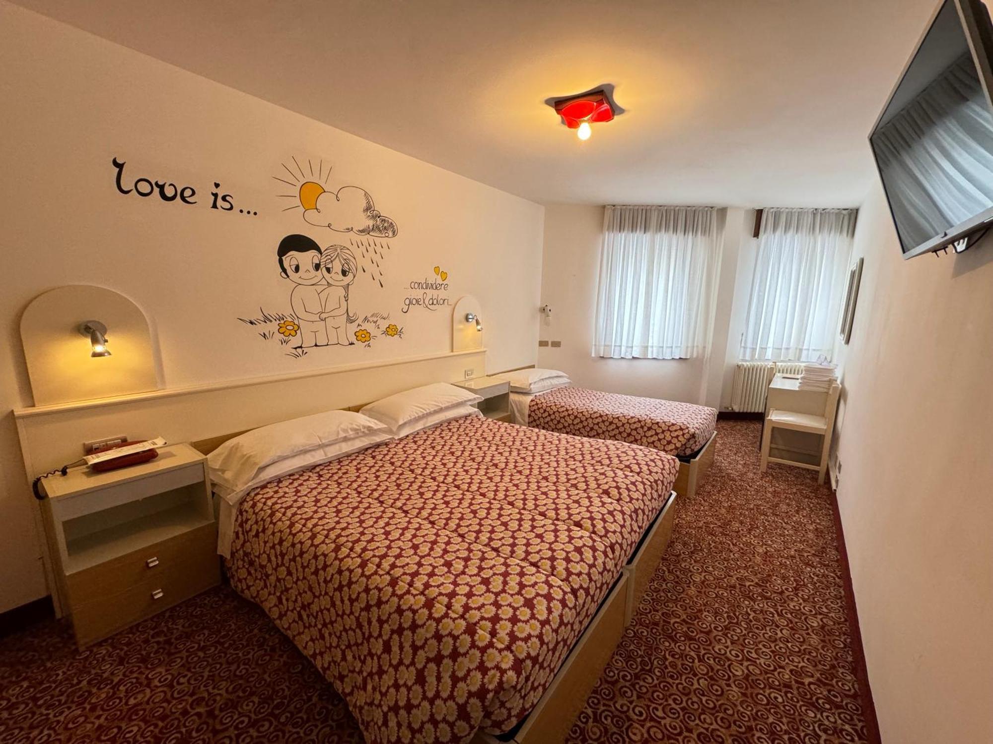 Hotel Europa Сан-Мартіно-ді-Кастроцца Номер фото