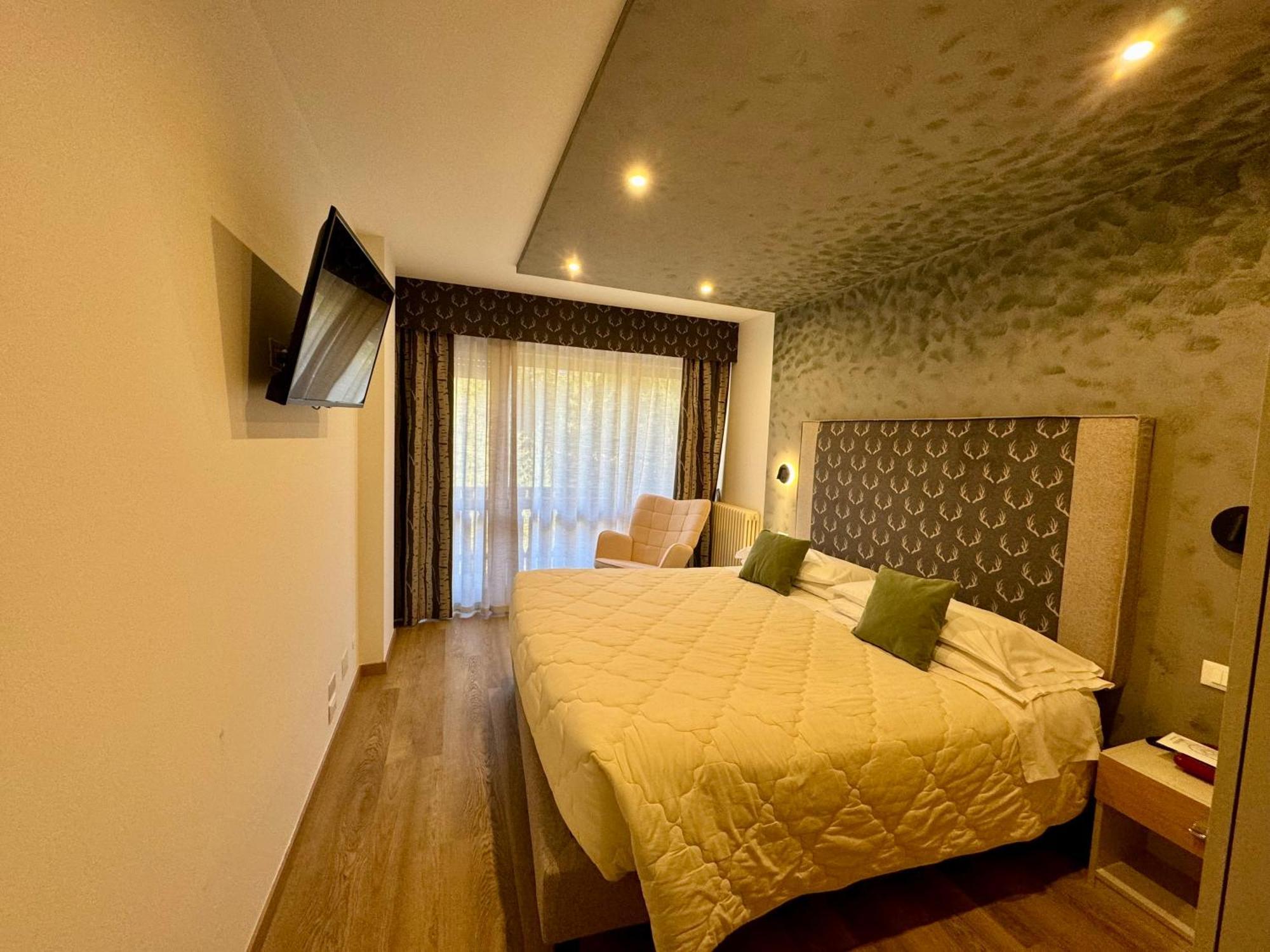 Hotel Europa Сан-Мартіно-ді-Кастроцца Екстер'єр фото