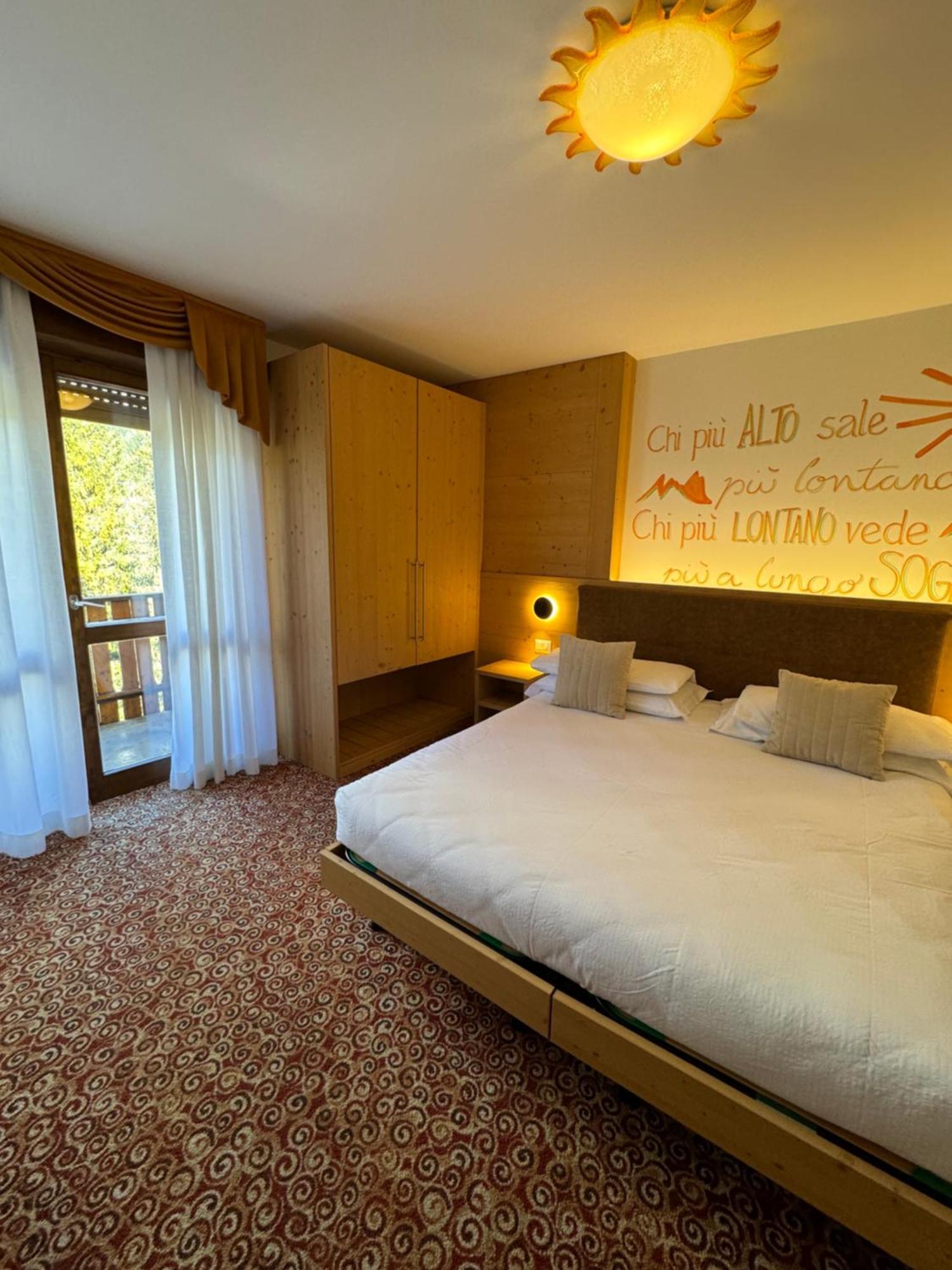 Hotel Europa Сан-Мартіно-ді-Кастроцца Екстер'єр фото