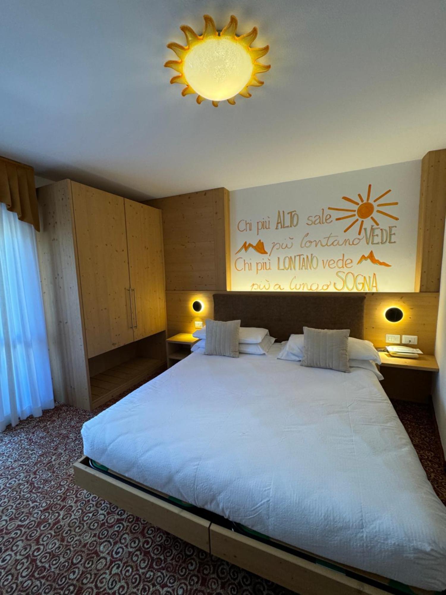 Hotel Europa Сан-Мартіно-ді-Кастроцца Екстер'єр фото